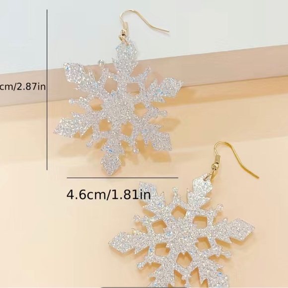 Glitter snowflake earrings - Picture 3 of 4